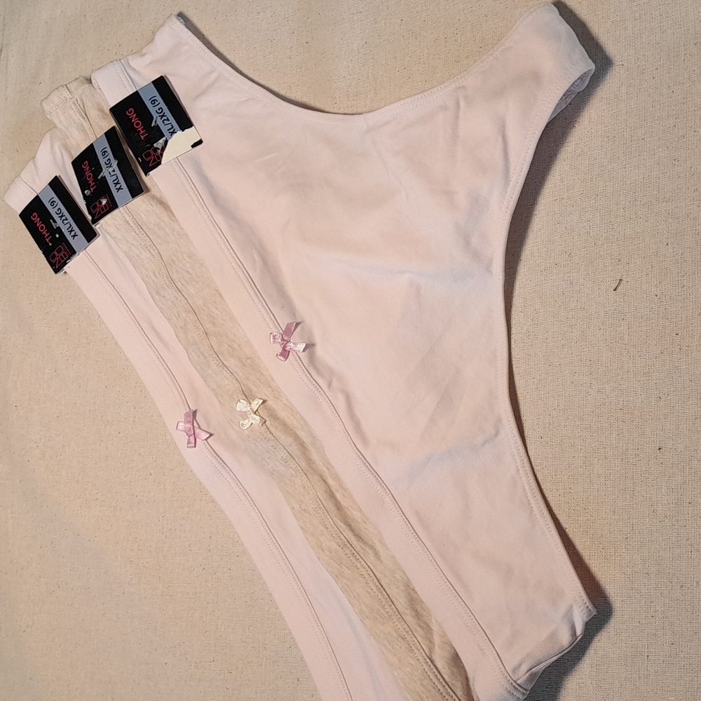 🎀 3 Pairs of Thong Panties